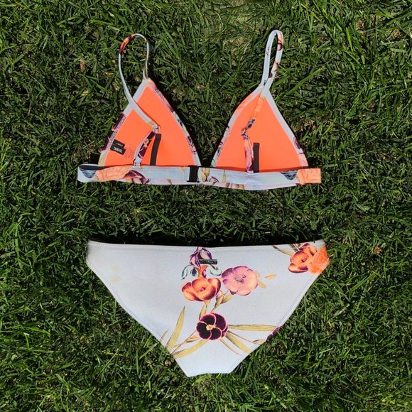 Authentic Triangl Petra Lilac Bikini Set - Picture 2 of 4